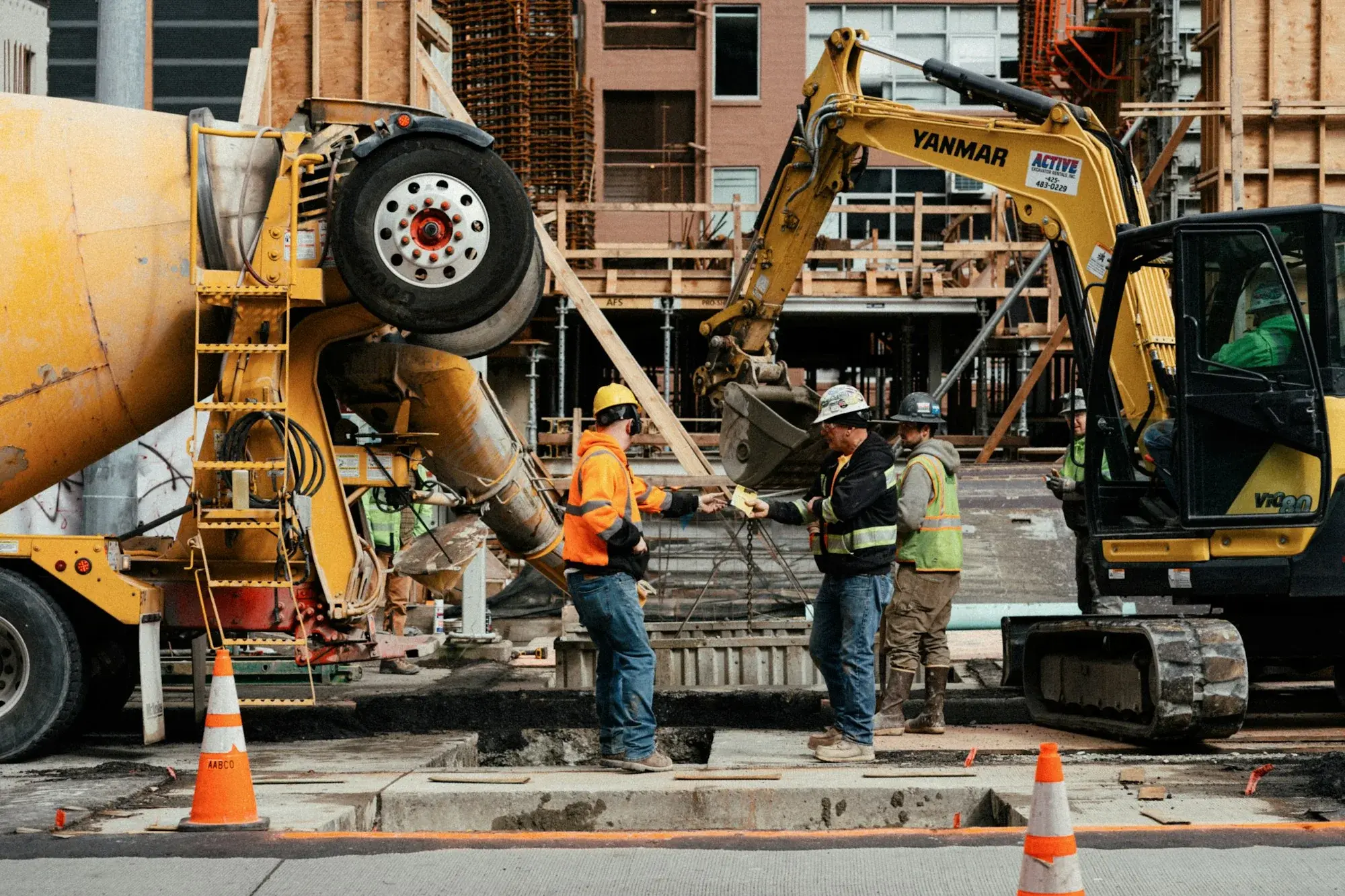 CRM for Construction Companies: Managing Tenders, Quotes and Long Sales Cycles
